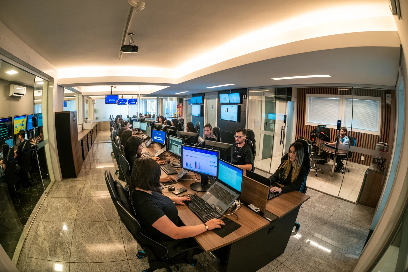 Telefone IP Vono com ramais e aplicativo de gestão corporativa